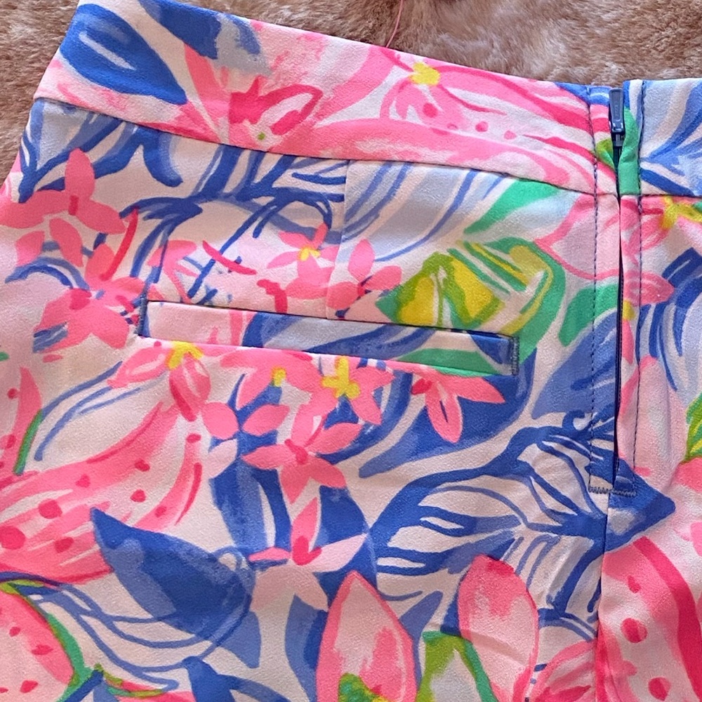 NWT Lily Pulitzer Stretch Shorts - Picture 3 of 4